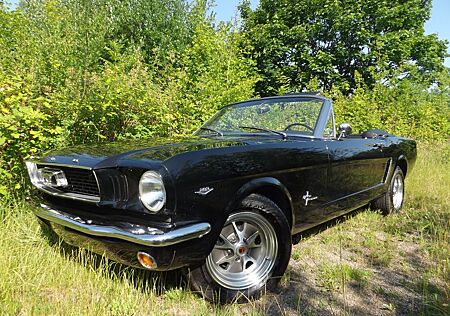Ford Mustang Cabriolet-super gut und super günstig !!