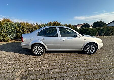 VW Bora Volkswagen 1.6 AHK *TÜV*Service* Klima*Tempomat*