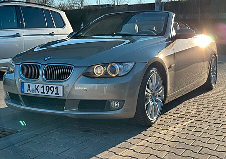 BMW 325i E93 Cabrio, 3.0L R6, 128tkm, Carplay/Kamera