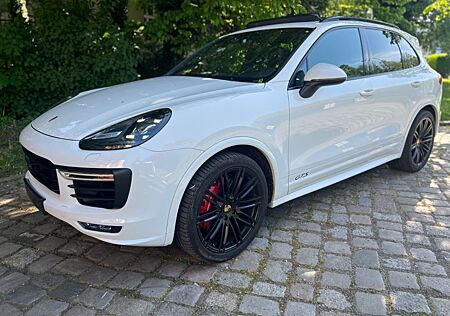 Porsche Cayenne GTS Chrono Pano*Spur*ACC*Softc*Kamera