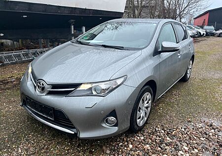 Toyota Auris Life 1,6-l-Valvematic