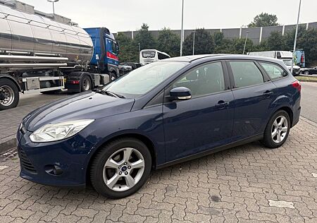 Ford Focus Turnier Trend 1.0 EcoBoost 1.HAND/NAVI/EU5