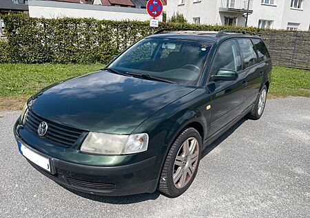 VW Passat Variant Volkswagen 1.6 Basis Variant Basis