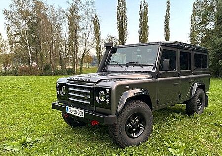 Land Rover Defender 110 Td5 Station Wagon S S