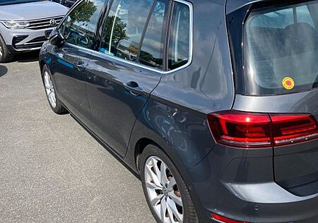 VW Golf Sportsvan Volkswagen Golf-Highline2,0TDI-AUT+AHK+NAVI+LED+LEDER+KAMER