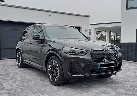BMW iX3 IMPRESSIVE Shadow Line AHK, WR