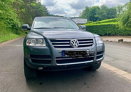 VW Touareg Volkswagen 3.0 V6 TDI Tiptronic Standard