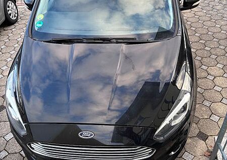 Ford S-Max 2,0 TDCi 132kW Titanium PowerShift Tit...