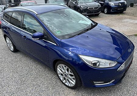 Ford Focus Turnier Titanium Xenon AHK Xenon