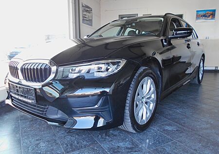 BMW 318dA Touring 60`KM -NAVI-CARPLAY-LED-TEMPOMAT-