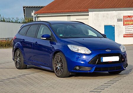 Ford Focus 2,0 EB ST Leder-Exklusiv-Paket Turnier ST