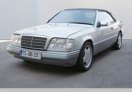 Mercedes-Benz 220 Cabriolet