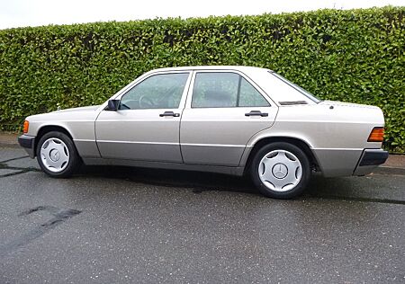 Mercedes-Benz 190 E 1,8 Automatik Stahlschiebedach