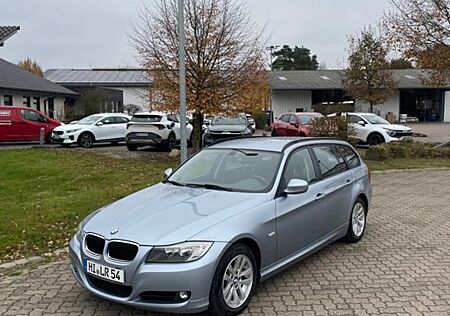 BMW 318i Touring -