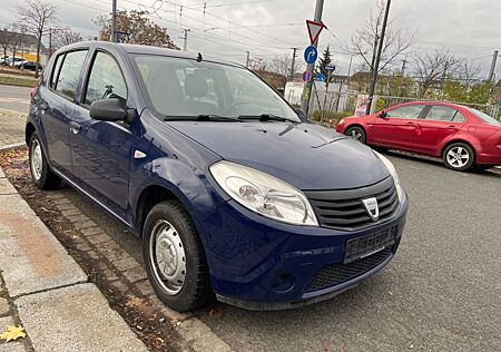 Dacia Sandero 1.4 MPI *TÜV *1.Hand*Ahk*S-Heft*