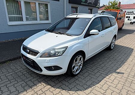 Ford Focus Turnier Titanium*Xenon*Leder*Sitzheizung