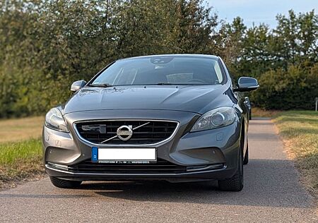 Volvo V40 D3 Summum Automatik mit top Ausstattung