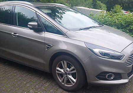 Ford S-Max 2,0 TDCi 179PS 2teHand 7 sitze