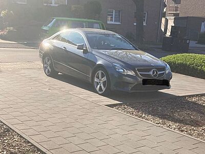 Mercedes-Benz E 200 Coupé E 200 -