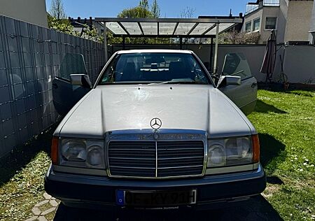 Mercedes-Benz 300 E W124 Coupe mit H Kennzeichen