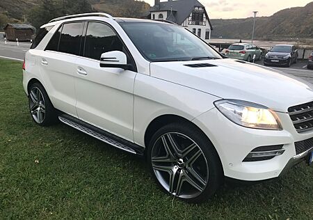 Mercedes-Benz ML 350 BlueTEC 4MATIC*Pano*Voll*22ZollAMG