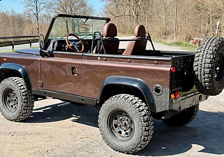 Land Rover Defender 90 Td5 Soft Top