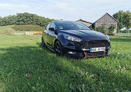 Ford Focus 2,0 EcoBoost ST Leder-Sport-Paket ST