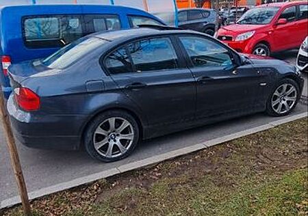 BMW 320i -