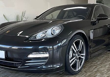 Porsche Panamera 4S