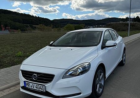 Volvo V40 T2 LINJE YOU! LINJE YOU!