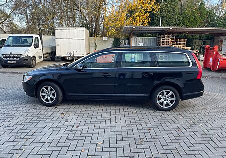 Volvo V70 Kombi Diesel Bj 2010 schwarz 230.000