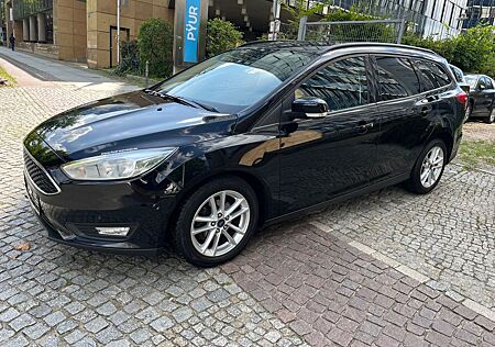 Ford Focus Business NAVI KLIMATRONIK PARKPILOT SHZ