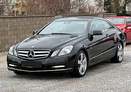 Mercedes-Benz E 200 CGI Coupe Bi-XENON+NAVI+LEDER+SHZ+PDC+LM