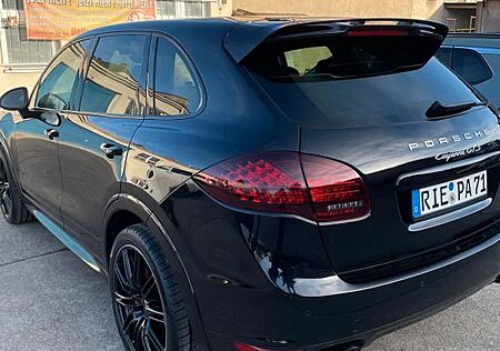 Porsche Cayenne GTS V8 mit Sportauspuff ab werk