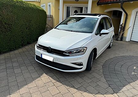 VW Golf Sportsvan Volkswagen 2.0 TDI 7 Gang DSG AHK LED Pano