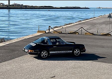 Porsche 911 Urmodell 911 2.2S Targa (1 of 729)