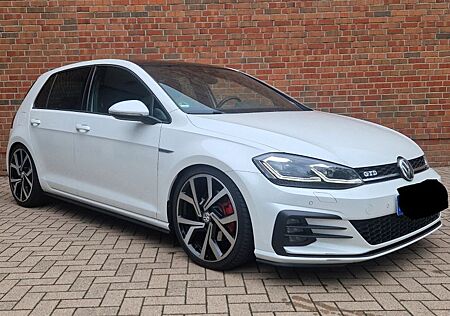 VW Golf Volkswagen 2.0 TDI 135kW SCR DSG GTD GTD