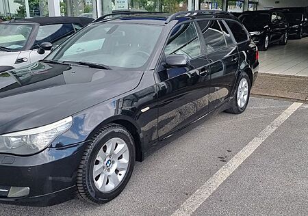 BMW 520i Touring Edition-Navi-Panorama-Xenon-PDC-SHZ