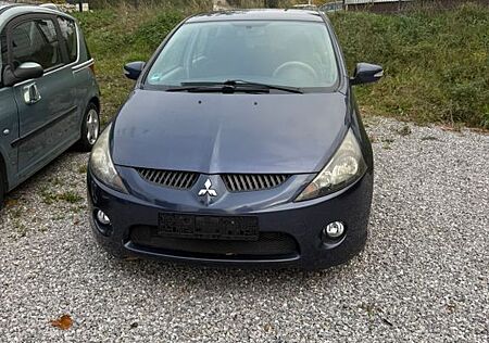 Mitsubishi Grandis 2.4 Intense 7-Sitzer