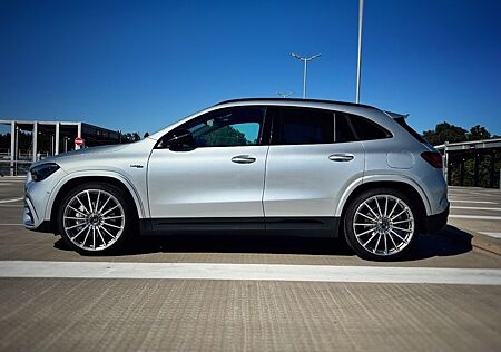 Mercedes-Benz GLA 35 AMG Mercedes-AMG GLA 35 4MATIC DCT Me...
