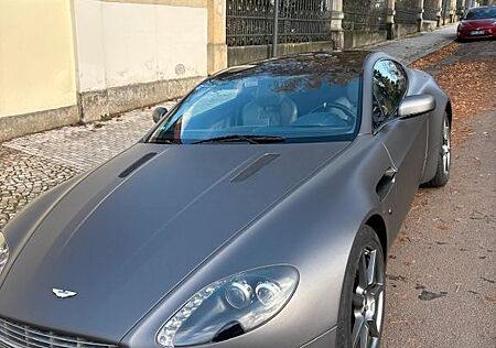 Aston Martin V8 Vantage 4.3l - mattgrau foliert