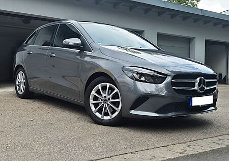 Mercedes-Benz B 180 B-Klasse 180 - NEUWERTIG TOP