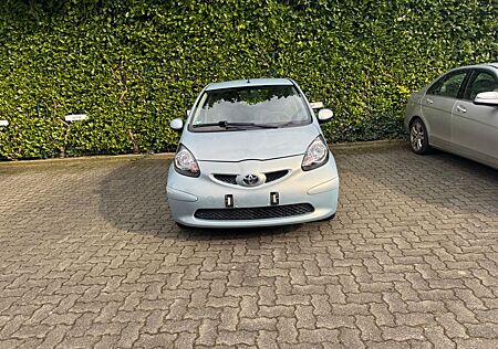 Toyota Aygo (X) Aygo (X) 1,0 City TÜV neu 03/27