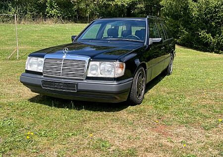 Mercedes-Benz E 320