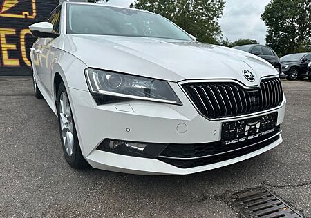 Skoda Superb Combi Style*Navi*BI-Xenon*PDC