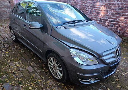 Mercedes-Benz B 180 1.7i Automatik AirbagsOk startet und fährt
