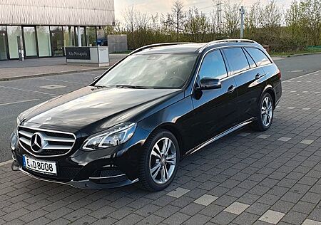 Mercedes-Benz E 220 BlueTEC BE T Edition AVANTG. Auto. Edi...