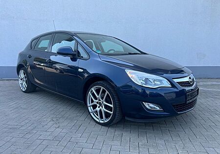 Opel Astra J Lim. 5-trg. Selection