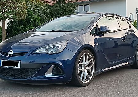 Opel Astra 2.0 Turbo 206kW OPC