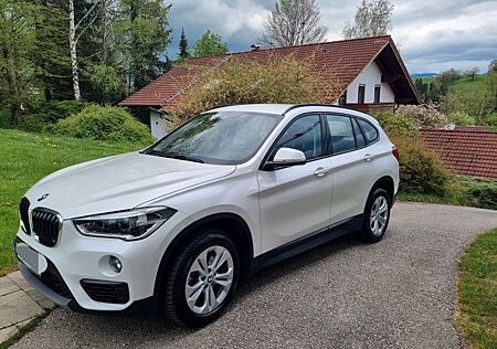BMW X1 sDrive18i - AHK - Autom. - 69Tkm